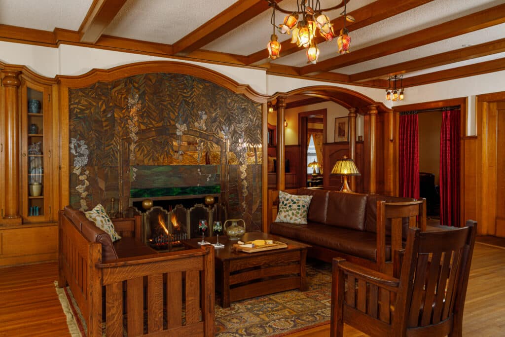 first floor entrance of Stewart Inn, one of the best boutique Wausau Hotels for summer getaways